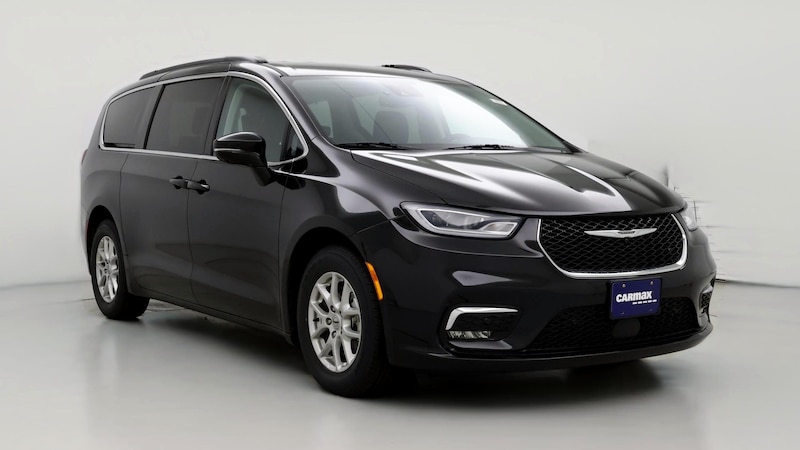 2022 Chrysler Pacifica Touring L Hero Image