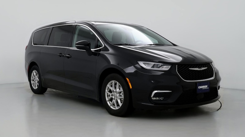 2023 Chrysler Pacifica Touring L Hero Image