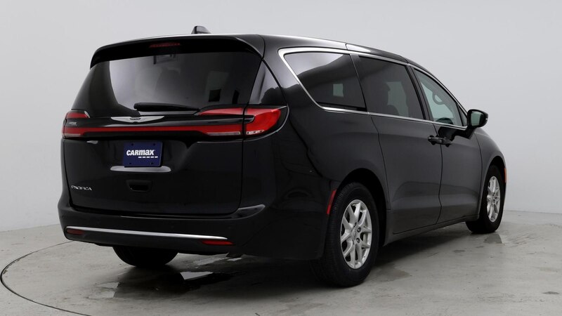 2023 Chrysler Pacifica Touring L 8