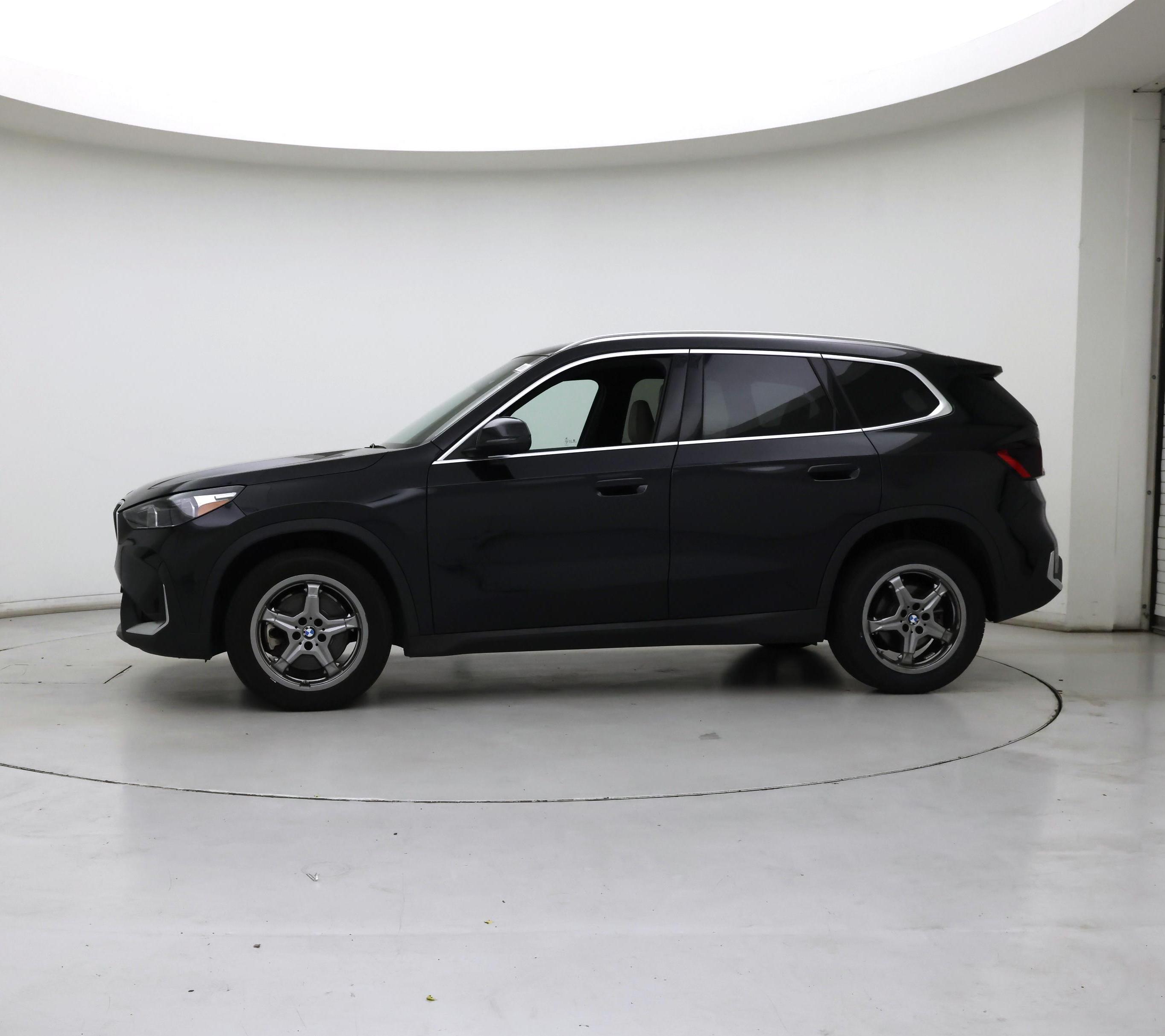 Thumbnail: 2023 BMW X1 - 3