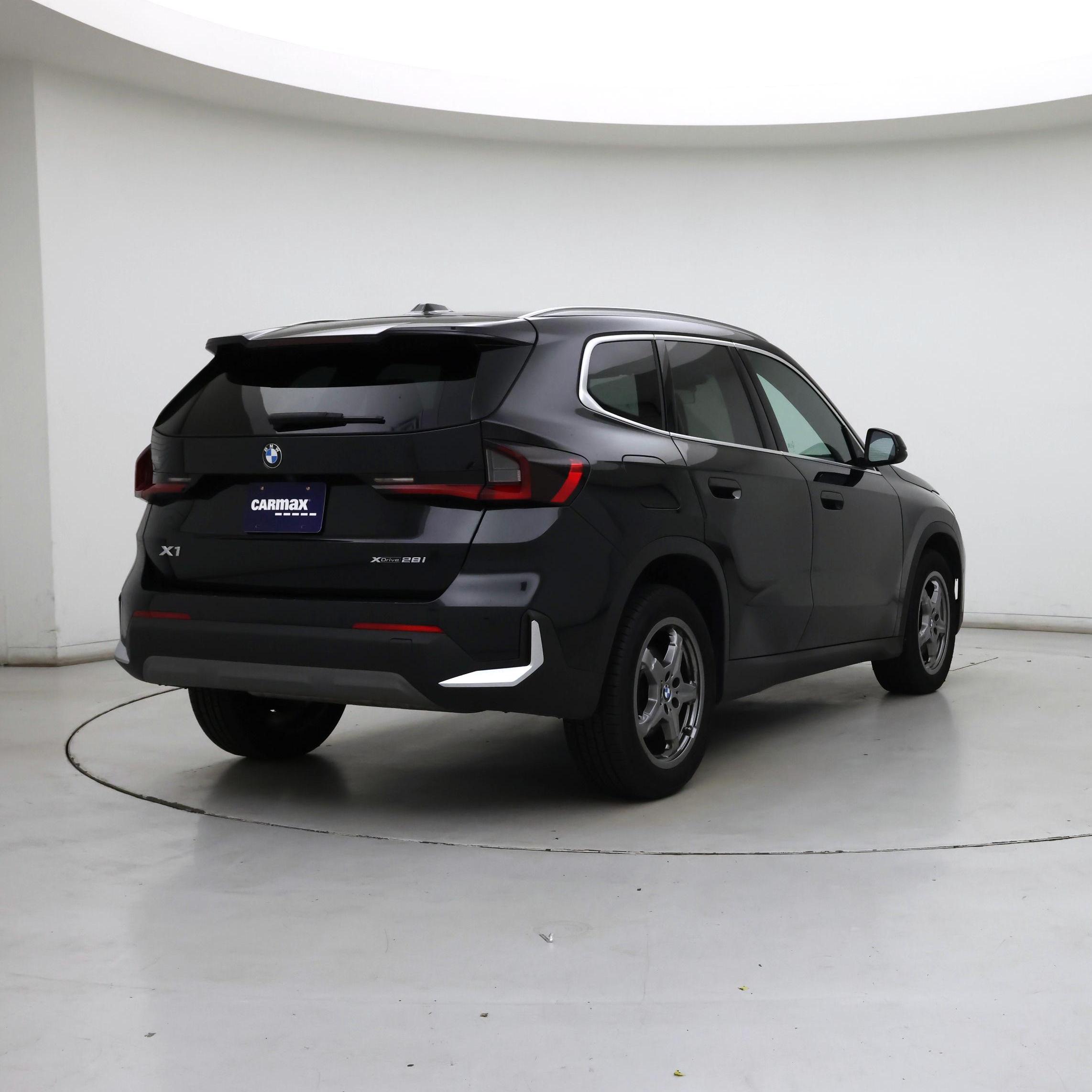 Thumbnail: 2023 BMW X1 - 8