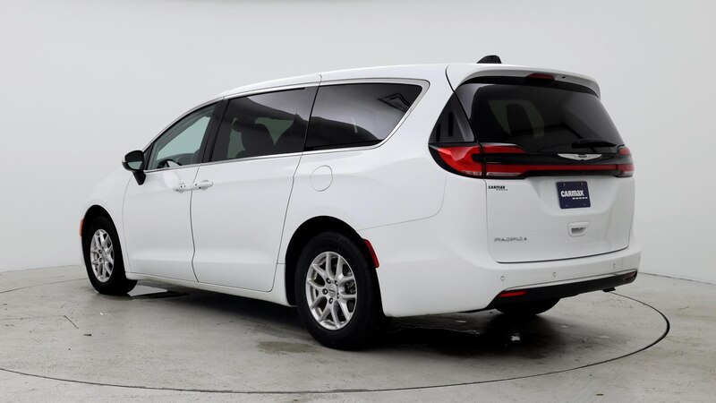 2023 Chrysler Pacifica Touring L 2