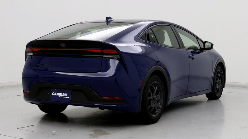 2023 Toyota Prius LE 8