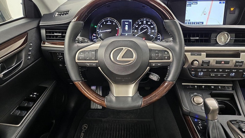 2016 Lexus ES 350 10