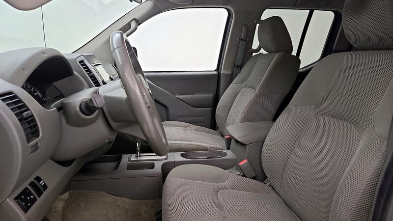 2016 Nissan Frontier SV 11