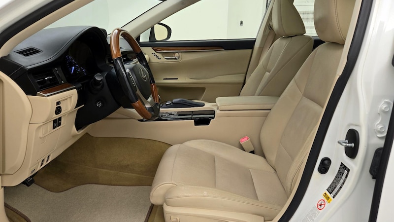 2014 Lexus ES Hybrid 300h 11