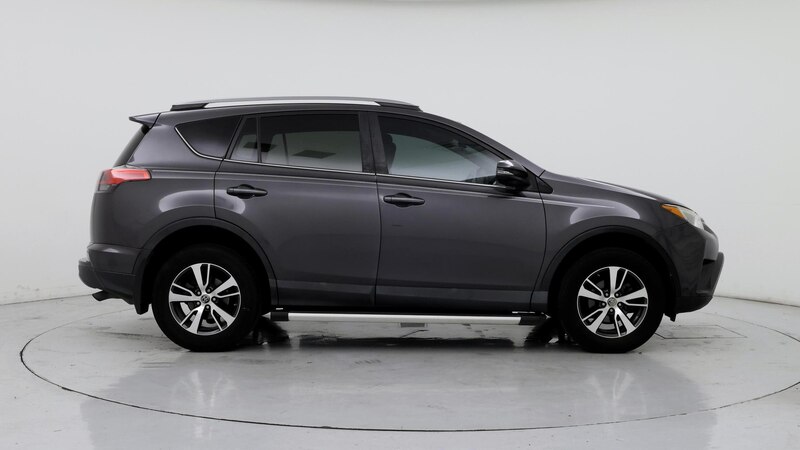 2017 Toyota RAV4 XLE 7