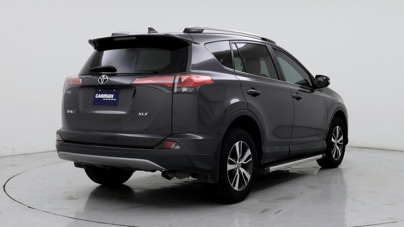 2017 Toyota RAV4 XLE 8