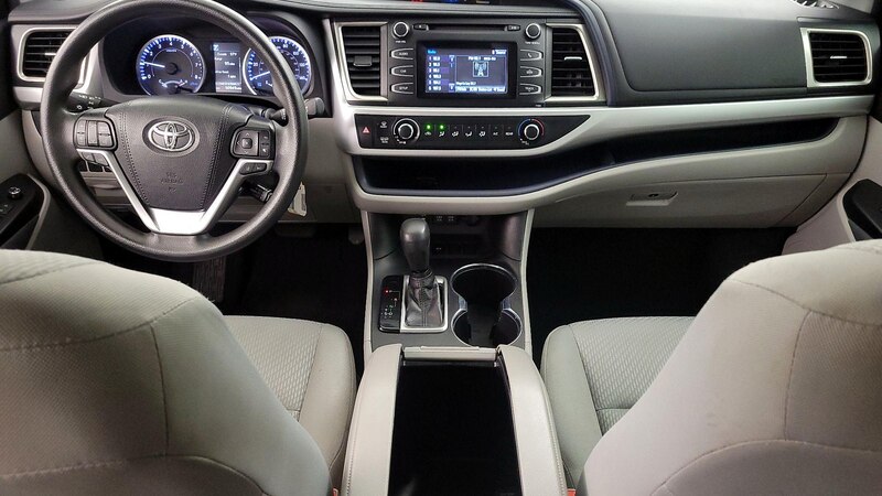 2019 Toyota Highlander LE 9