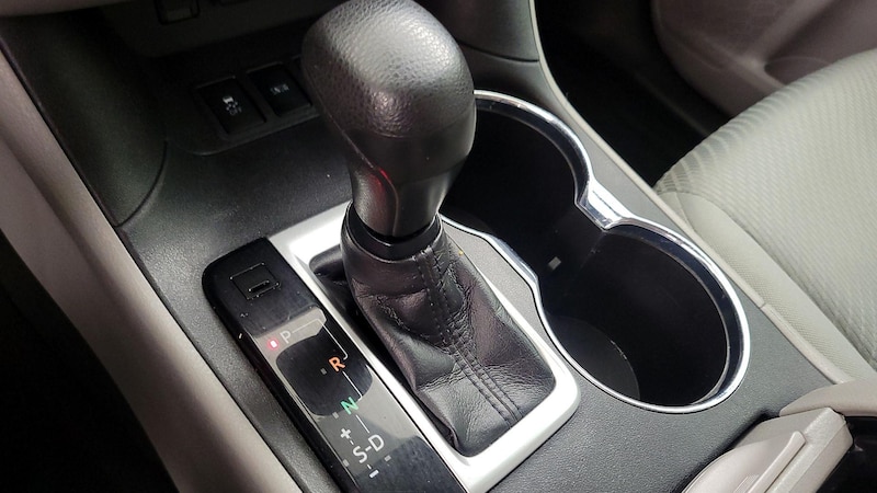 2019 Toyota Highlander LE 17