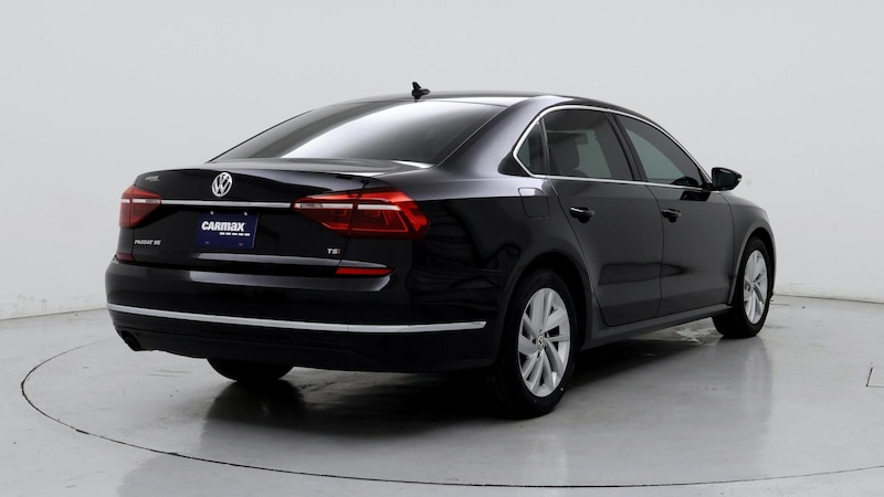 2018 Volkswagen Passat SE 8