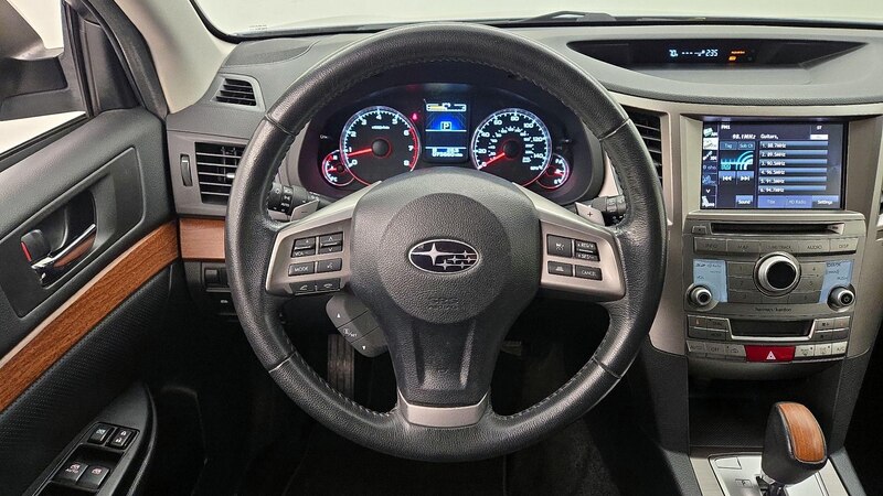 2013 Subaru Outback 2.5i Limited 10