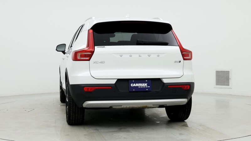 2024 Volvo XC40 B5 Core 6