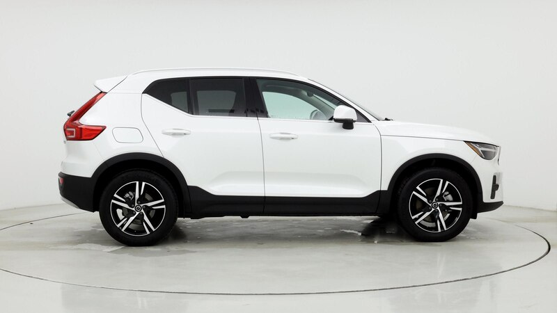 2024 Volvo XC40 B5 Core 7