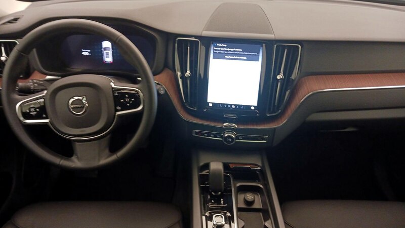 2024 Volvo XC60 B5 Plus 9