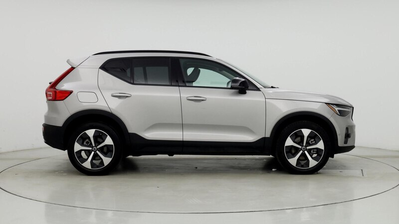 2024 Volvo XC40 B5 Plus 7