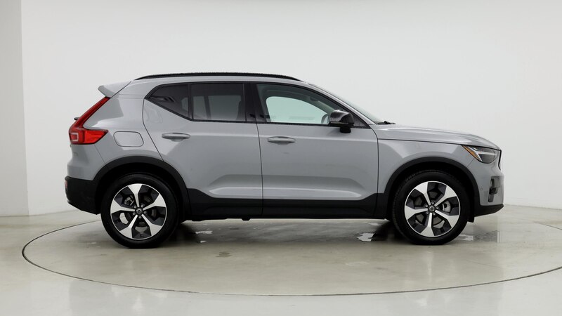 2024 Volvo XC40 B5 Plus 7