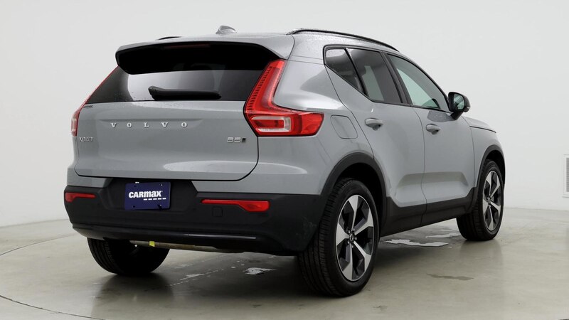 2024 Volvo XC40 B5 Plus 8