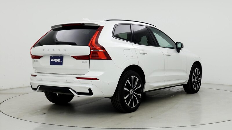 2023 Volvo XC60 B5 Plus 8