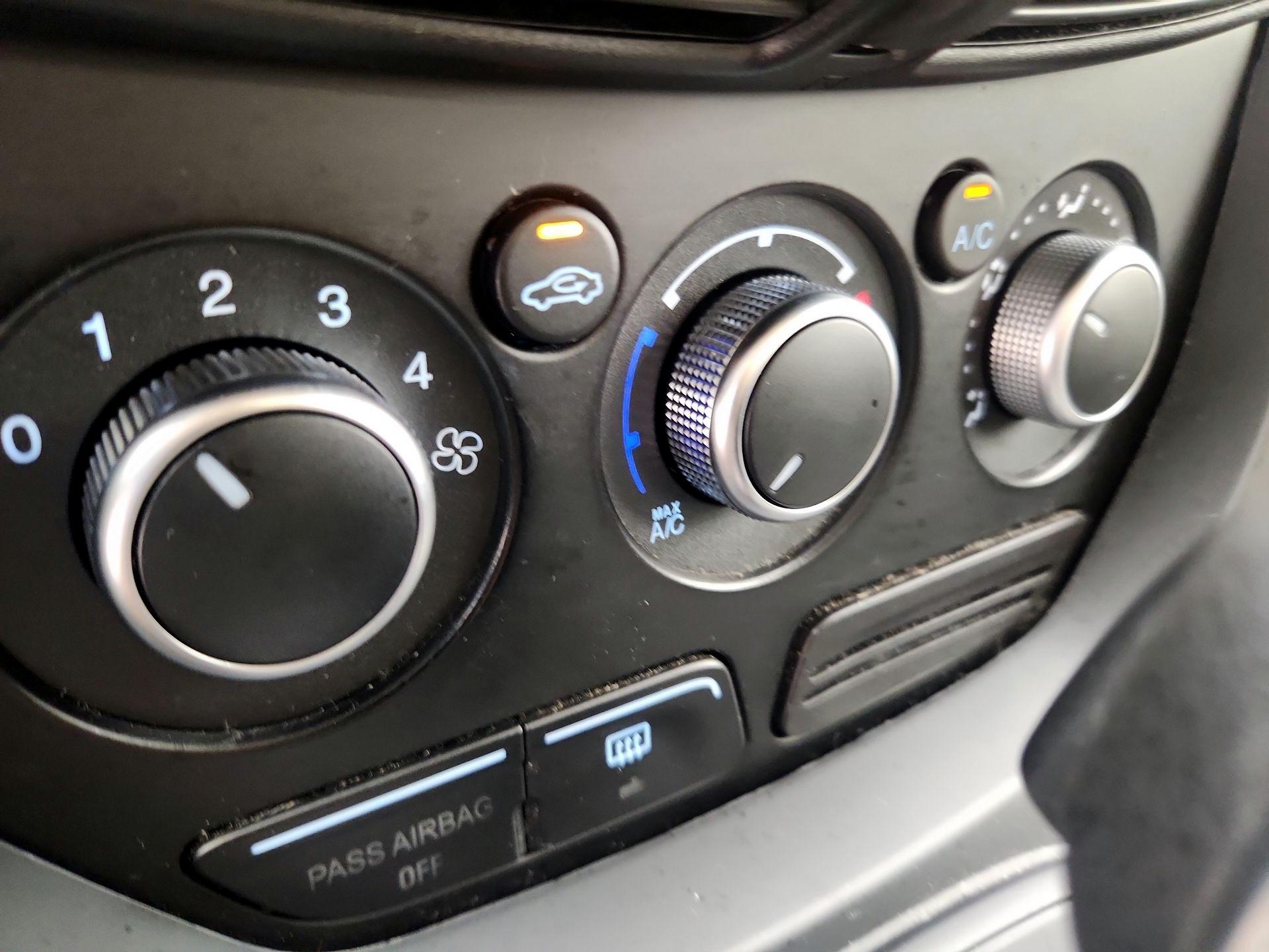 Thumbnail: 2014 Ford Escape - 16