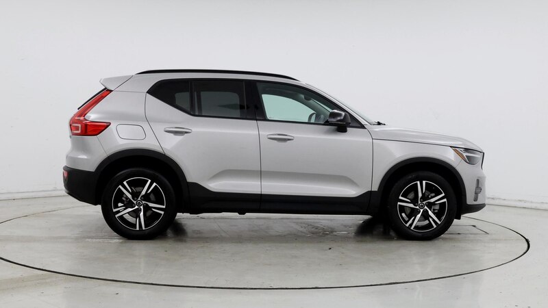 2024 Volvo XC40 B5 Core 7