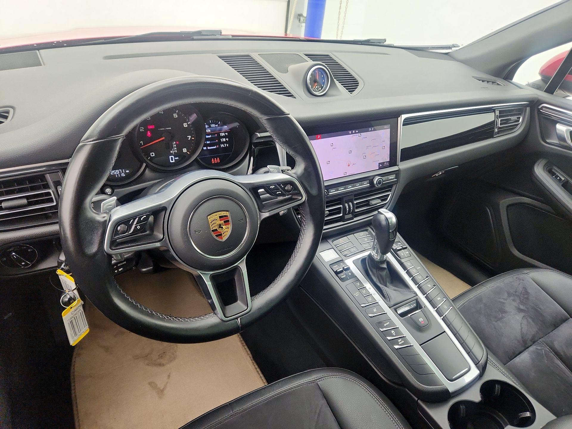Thumbnail: 2021 Porsche Macan - 9