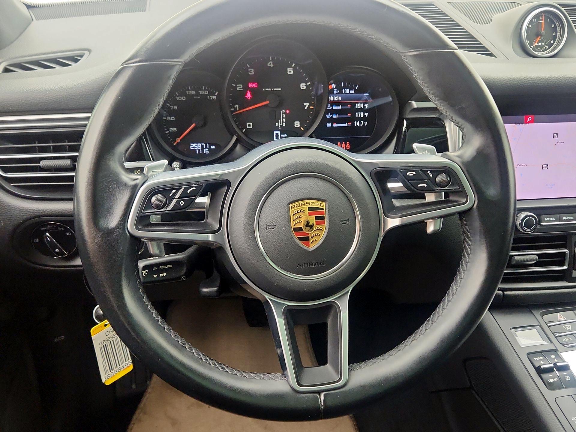 Thumbnail: 2021 Porsche Macan - 10