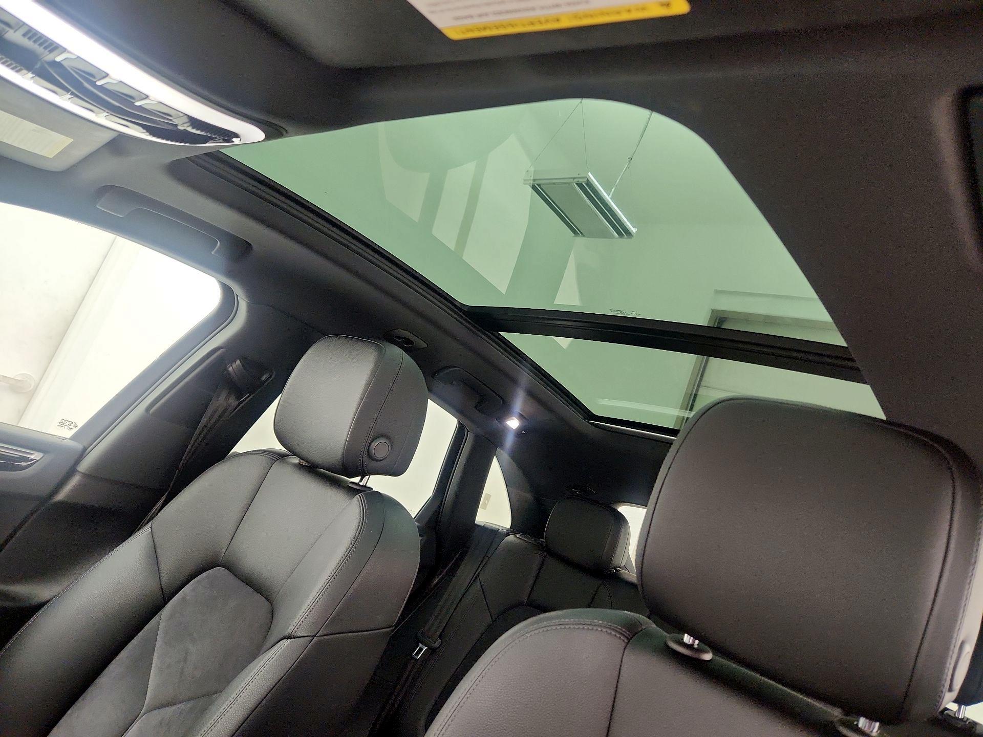 Thumbnail: 2021 Porsche Macan - 20