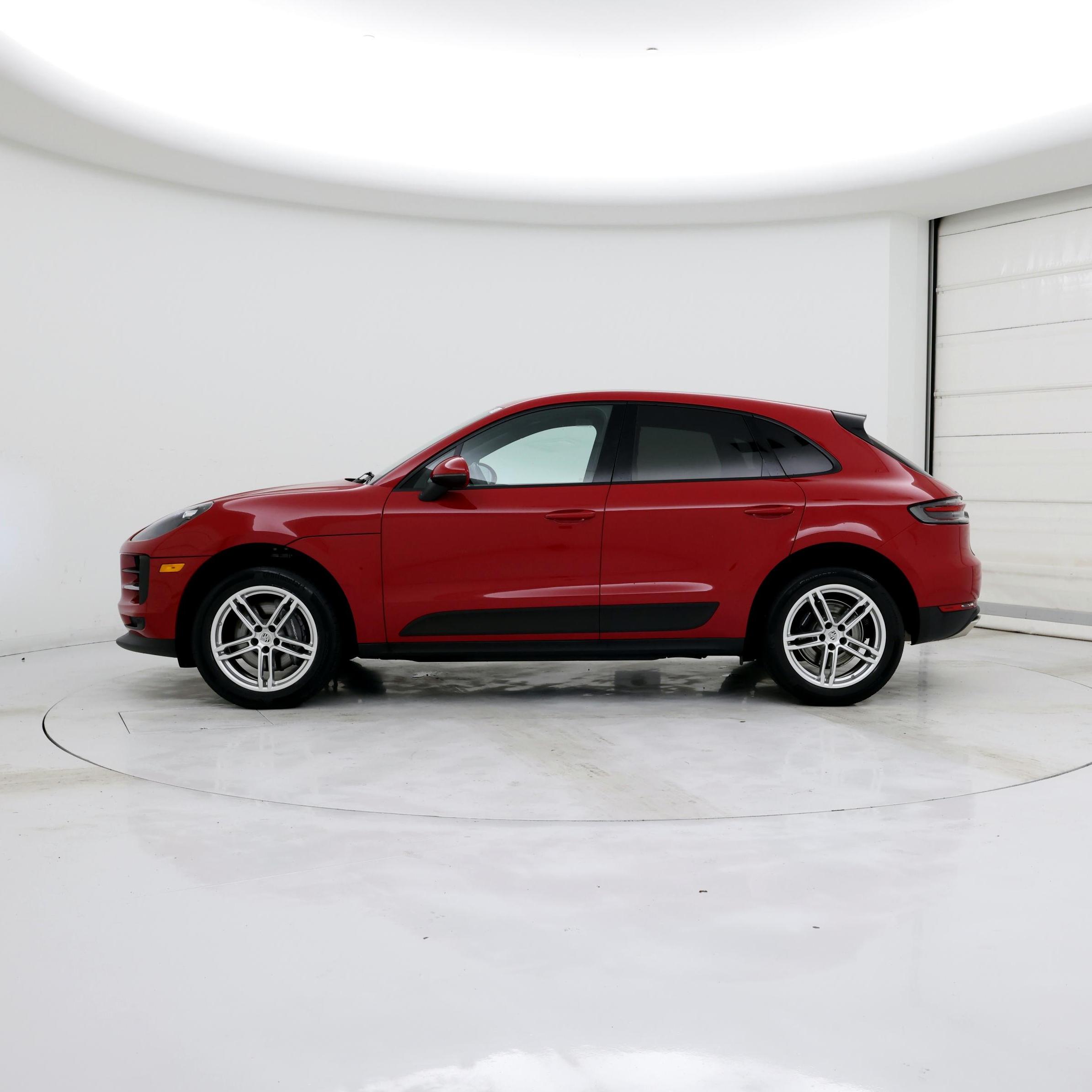 Thumbnail: 2021 Porsche Macan - 3
