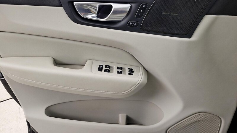 2023 Volvo XC60 B5 Ultimate 12