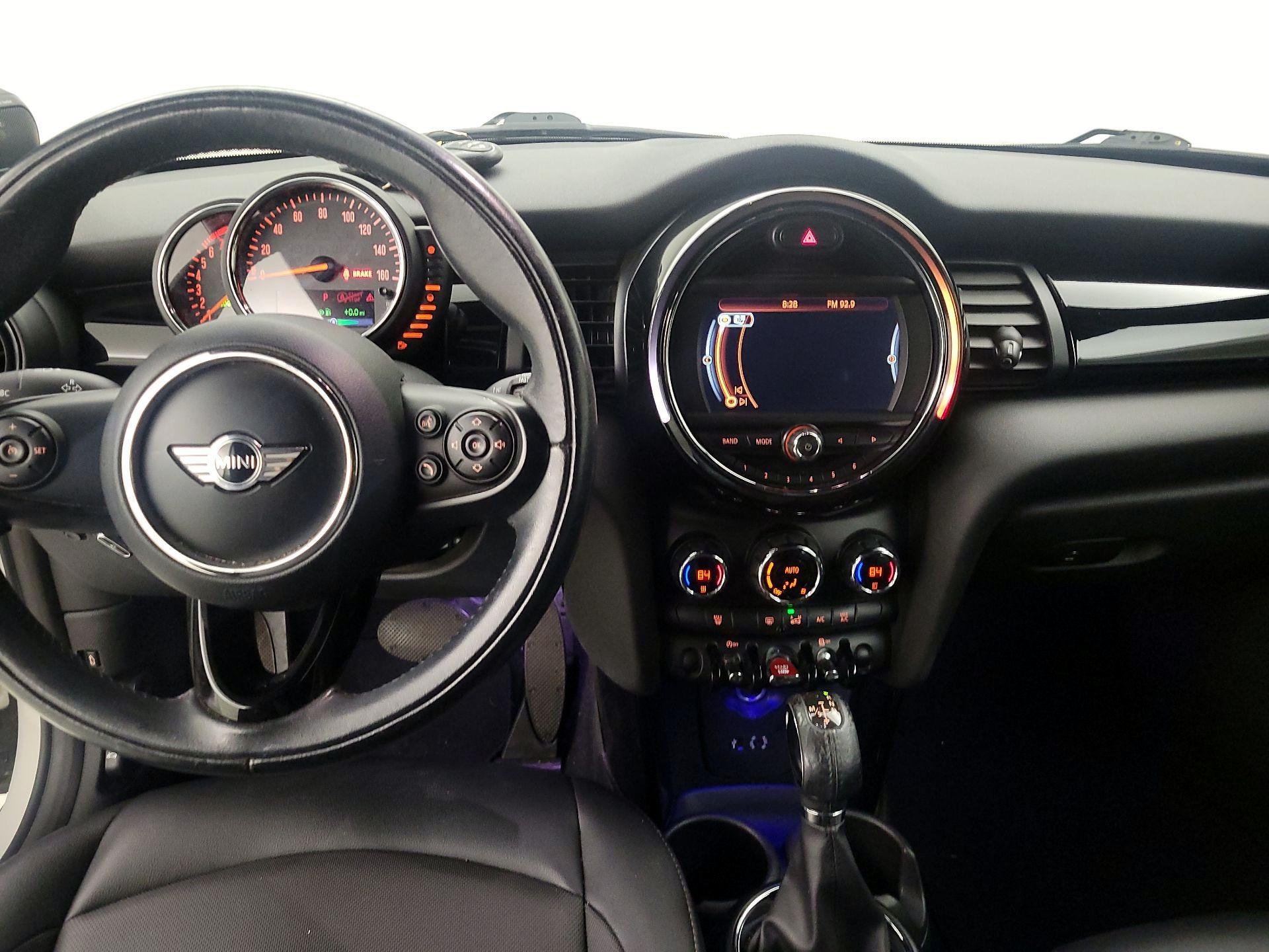 Thumbnail: 2017 MINI Cooper - 9