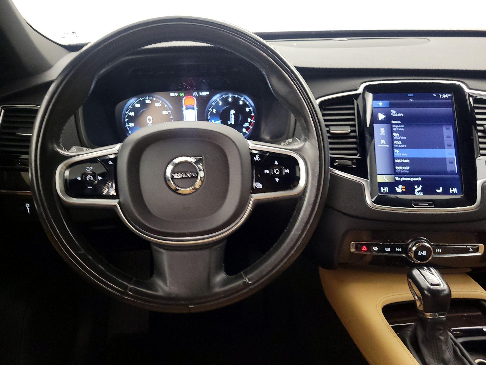 Thumbnail: 2017 Volvo XC90 - 10