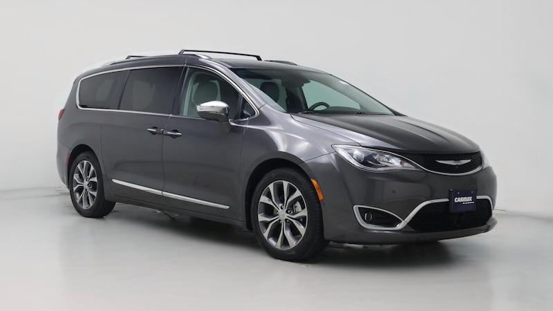 2017 Chrysler Pacifica Limited Hero Image