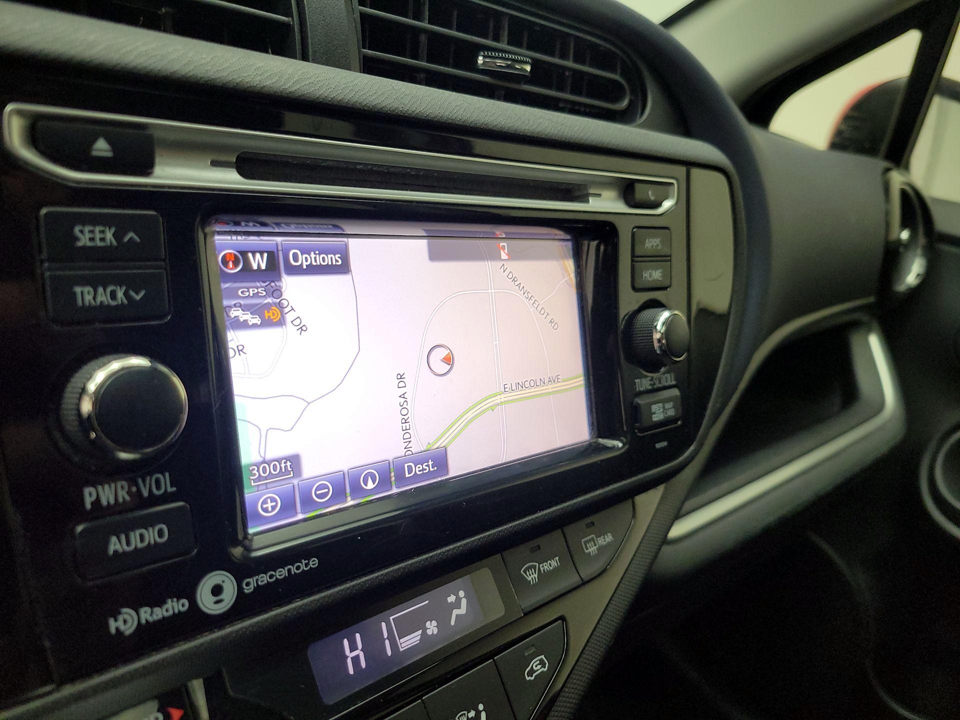 Thumbnail: 2015 Toyota Prius c - 14