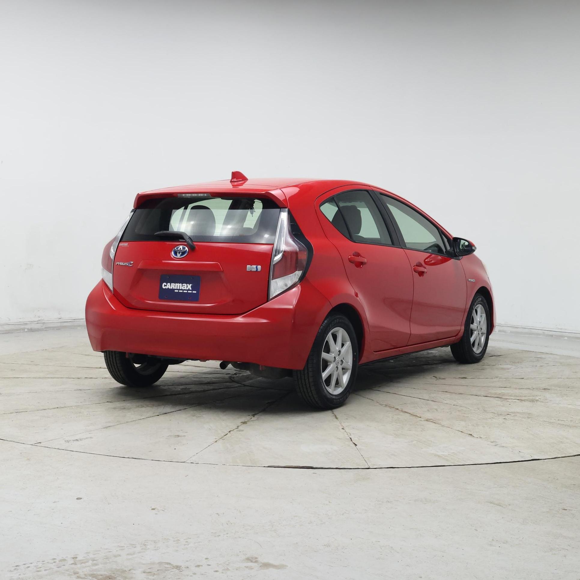 Thumbnail: 2015 Toyota Prius c - 8