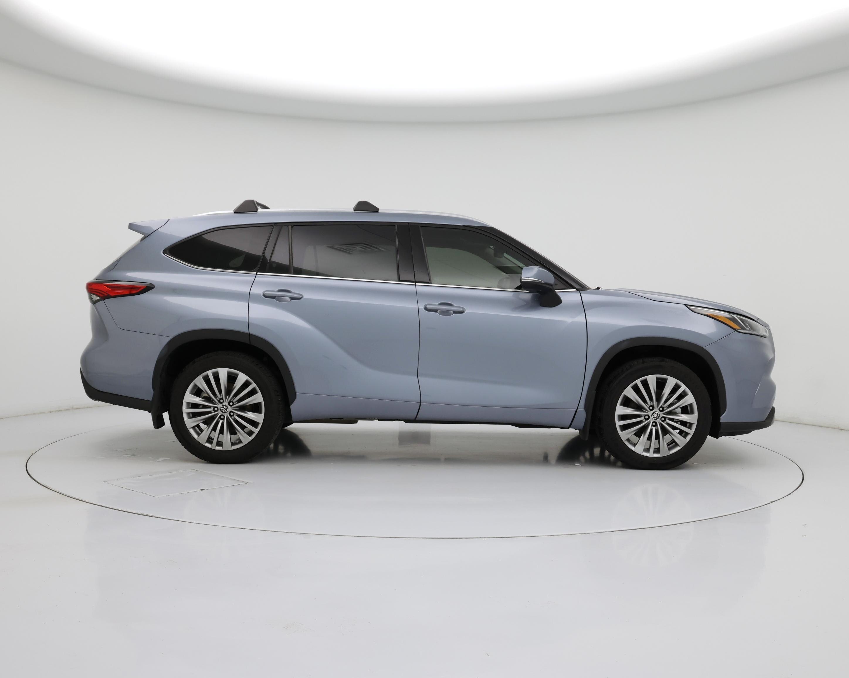 Thumbnail: 2022 Toyota Highlander - 7
