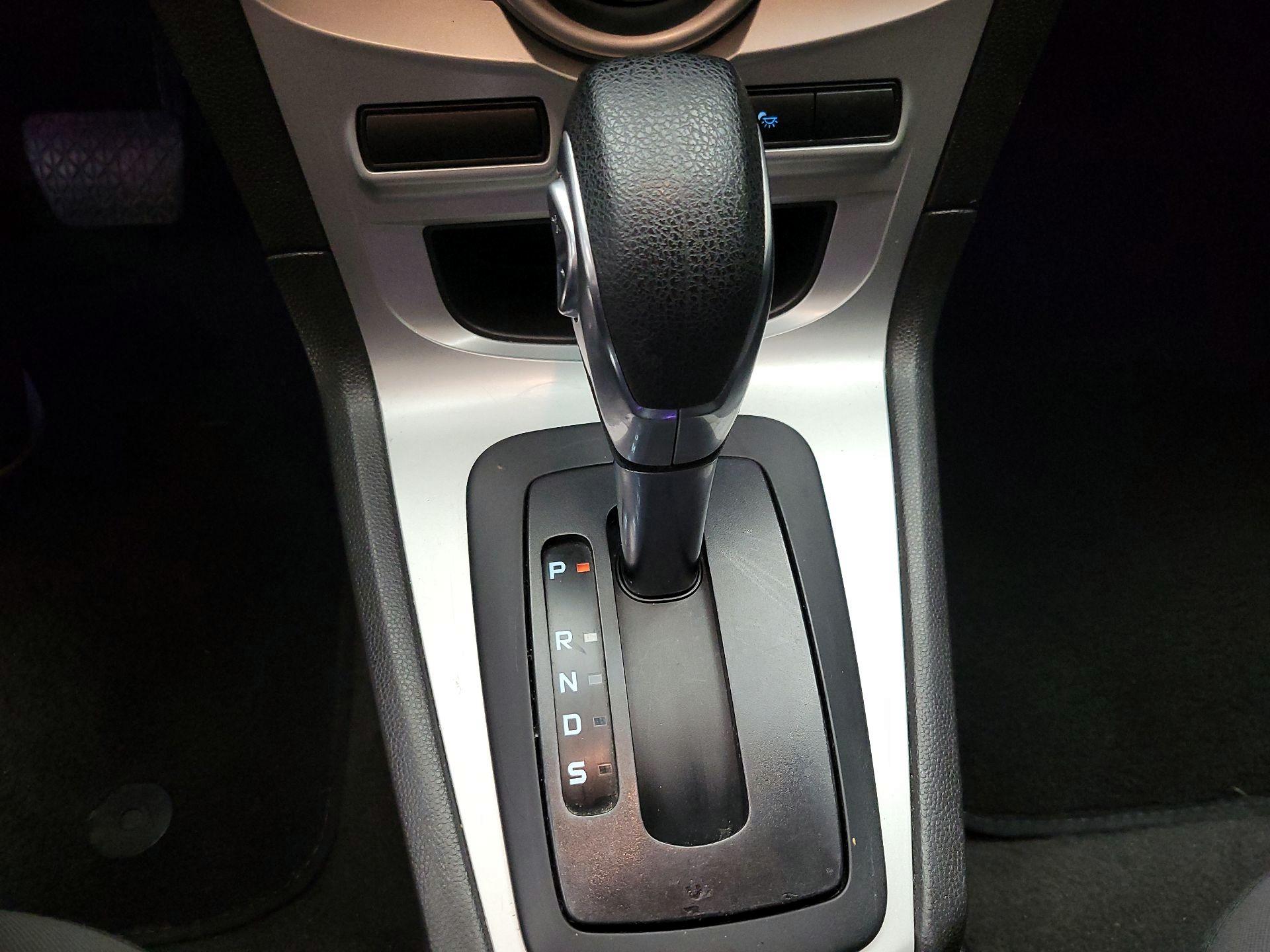 Thumbnail: 2017 Ford Fiesta - 16
