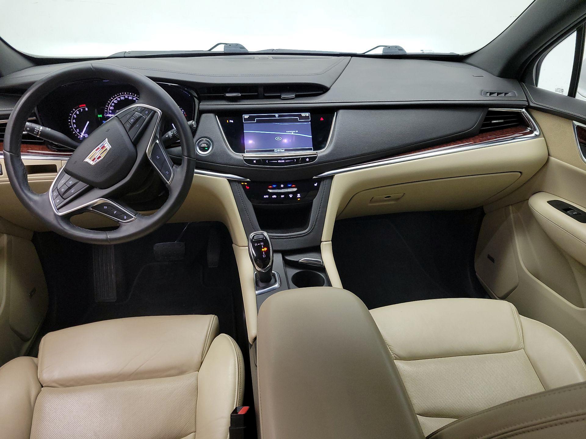 Thumbnail: 2017 Cadillac XT5 - 9