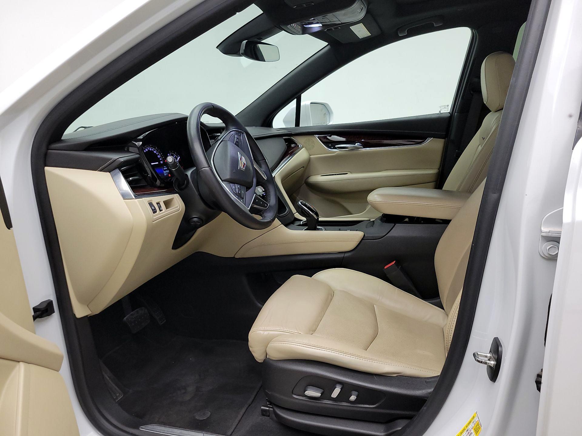 Thumbnail: 2017 Cadillac XT5 - 11