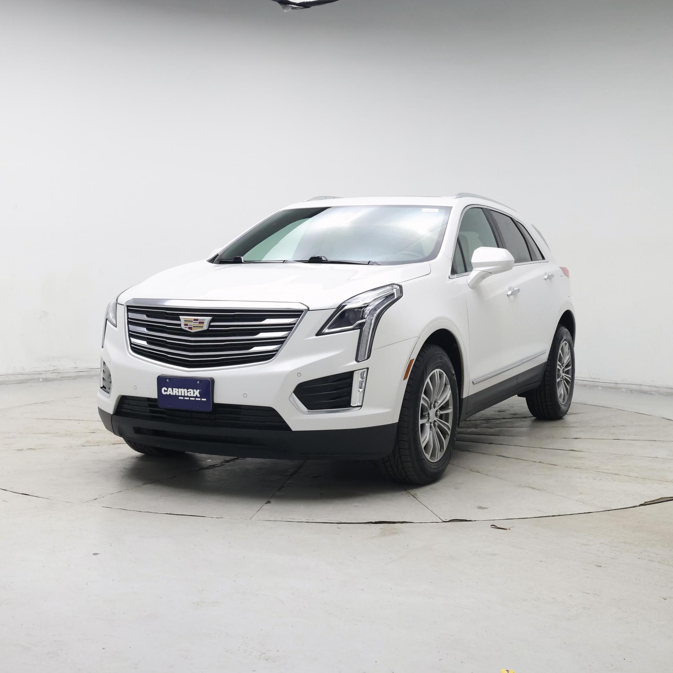 Thumbnail: 2017 Cadillac XT5 - 4