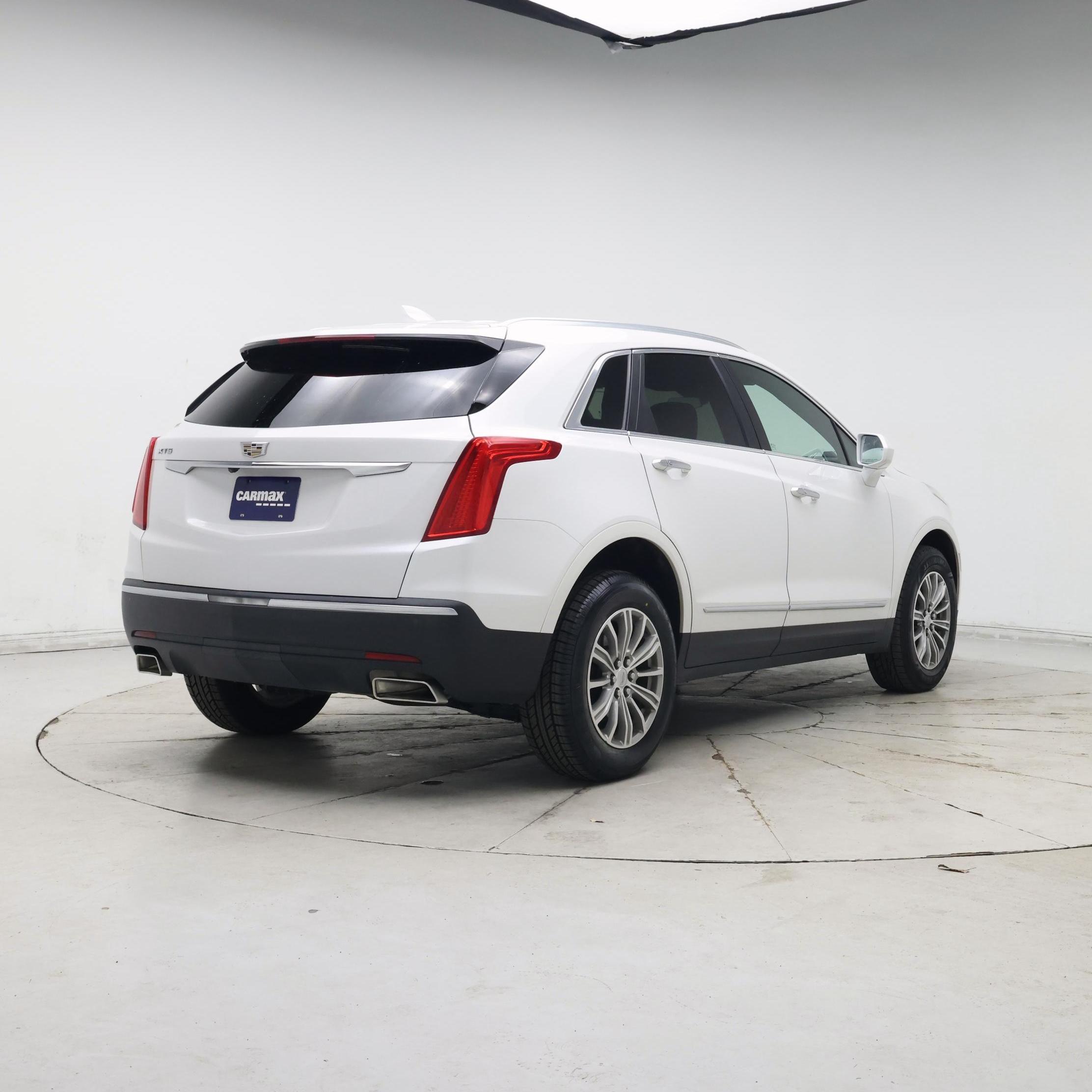 Thumbnail: 2017 Cadillac XT5 - 8