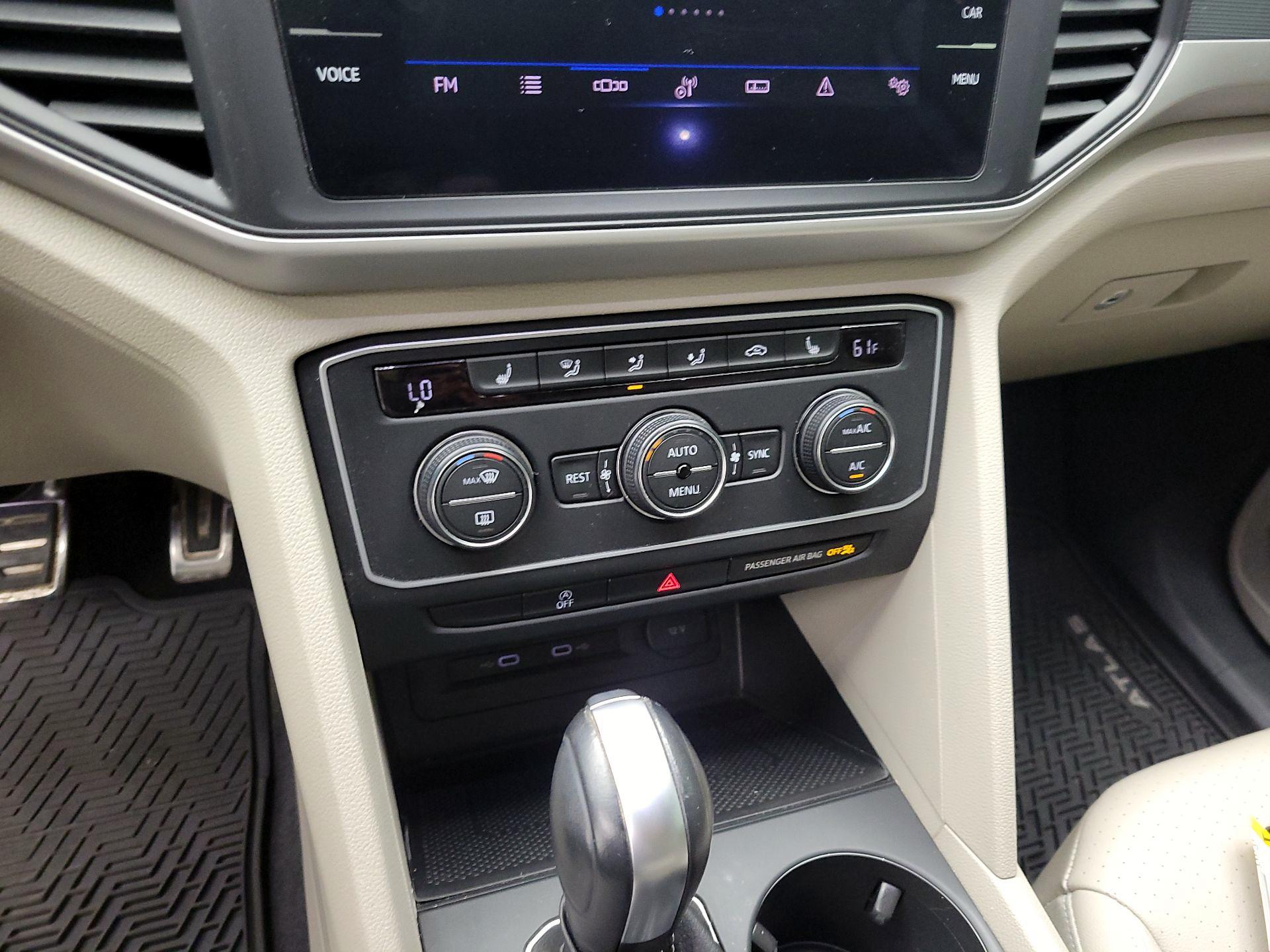 Thumbnail: 2021 Volkswagen Atlas - 16