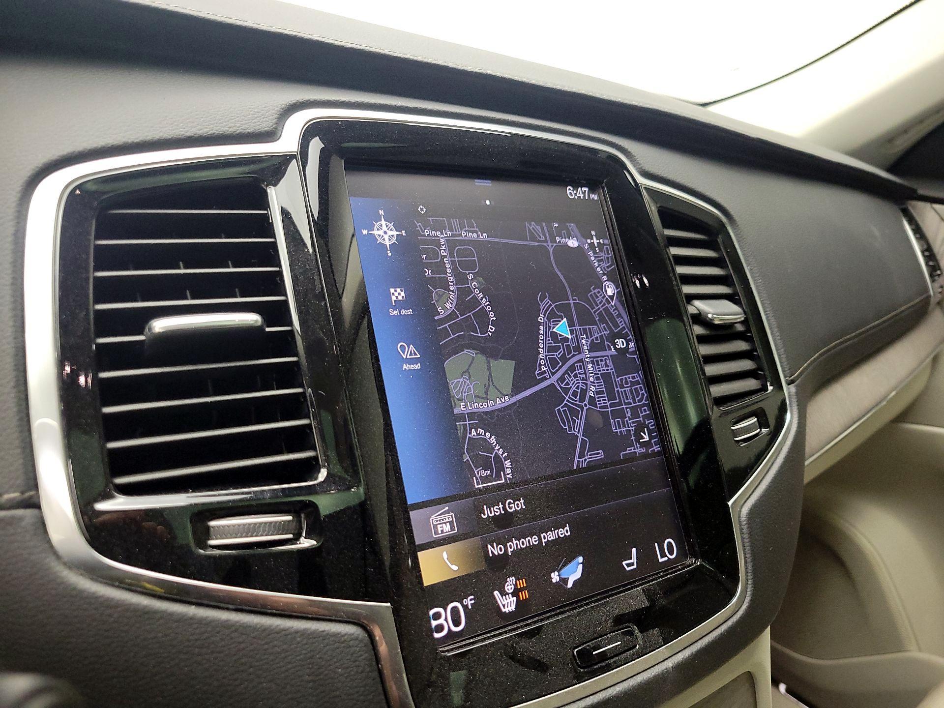 Thumbnail: 2022 Volvo XC90 - 14