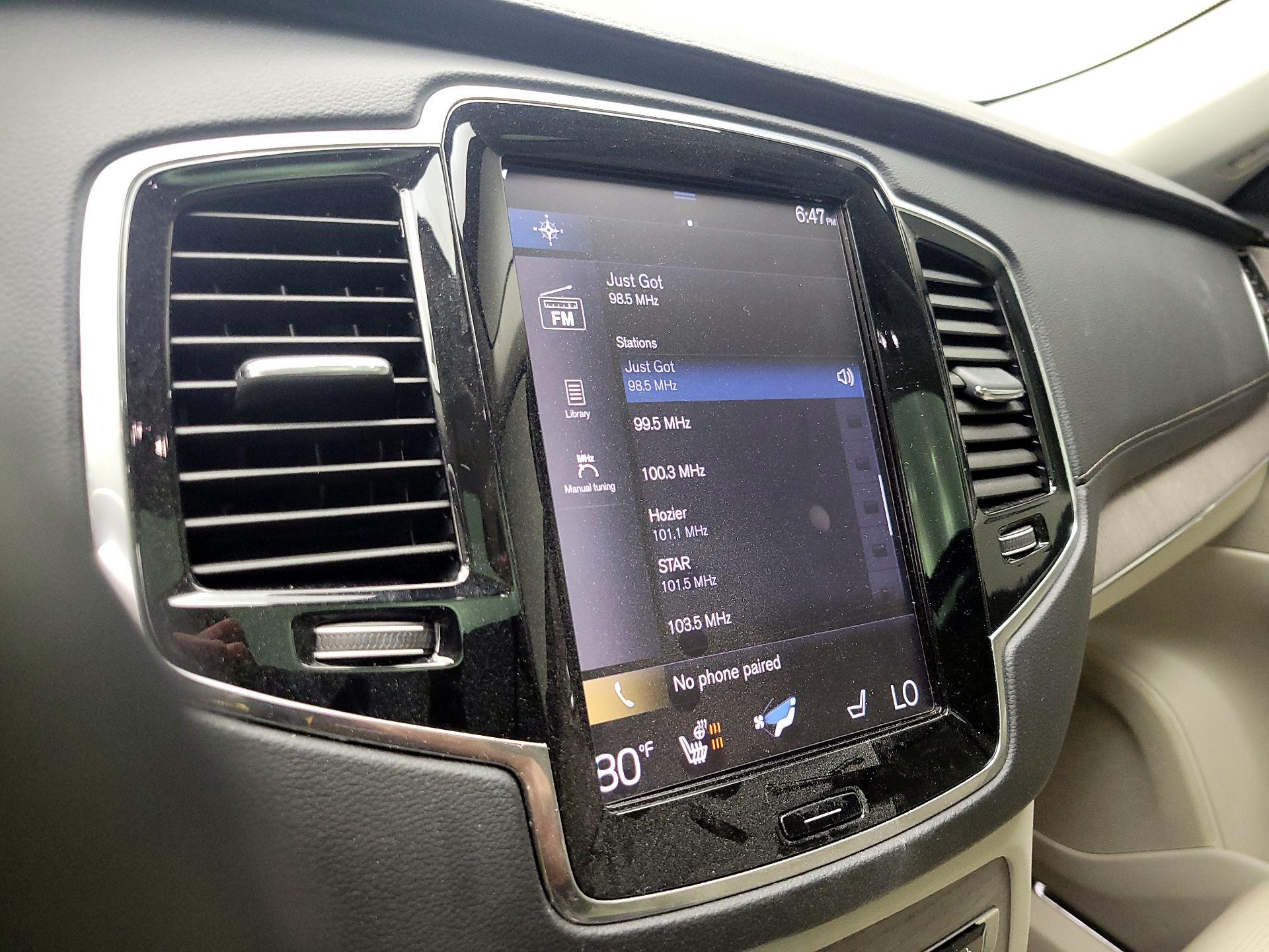 Thumbnail: 2022 Volvo XC90 - 16