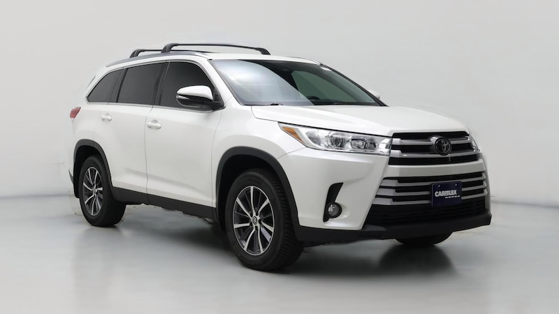 2019 Toyota Highlander XLE Hero Image