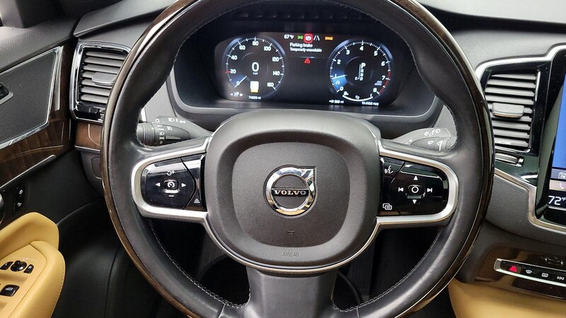2016 Volvo XC90 T6 Momentum 10