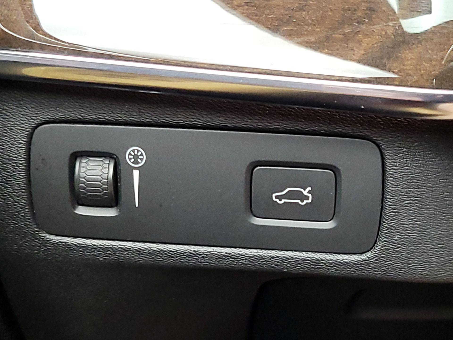 Thumbnail: 2016 Volvo XC90 - 13