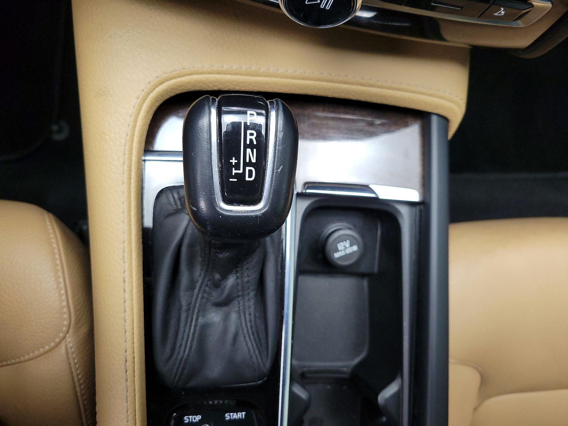 Thumbnail: 2016 Volvo XC90 - 18
