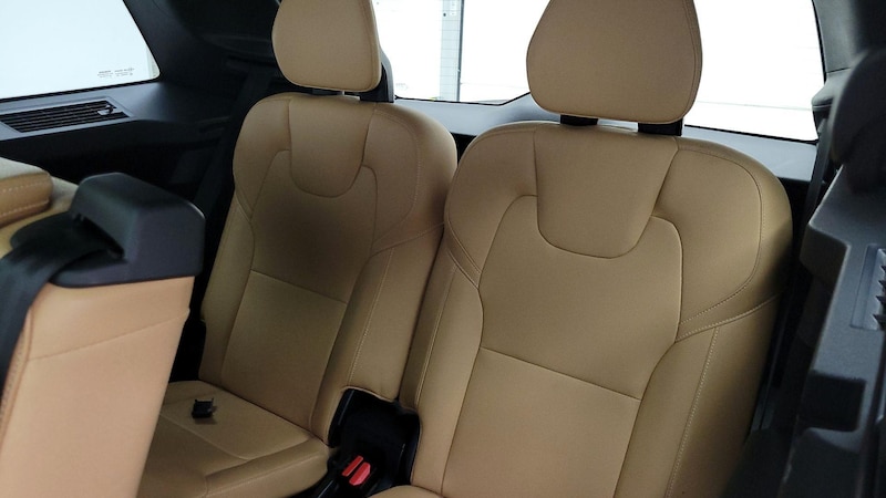 2016 Volvo XC90 T6 Momentum 22