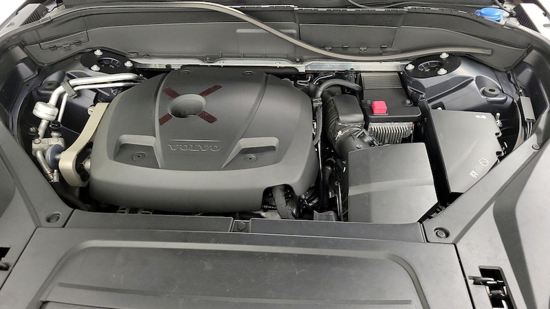 2016 Volvo XC90 T6 Momentum 25